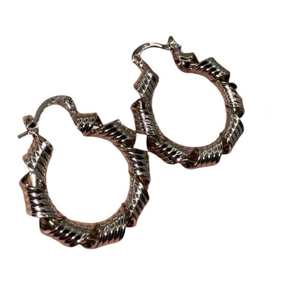 Jewelry - 🩵5/$25🩵 Silver Hoop Textured Earrings